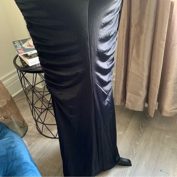 HEIRESS BLACK MAXI SKIRT - Picture 10 of 15